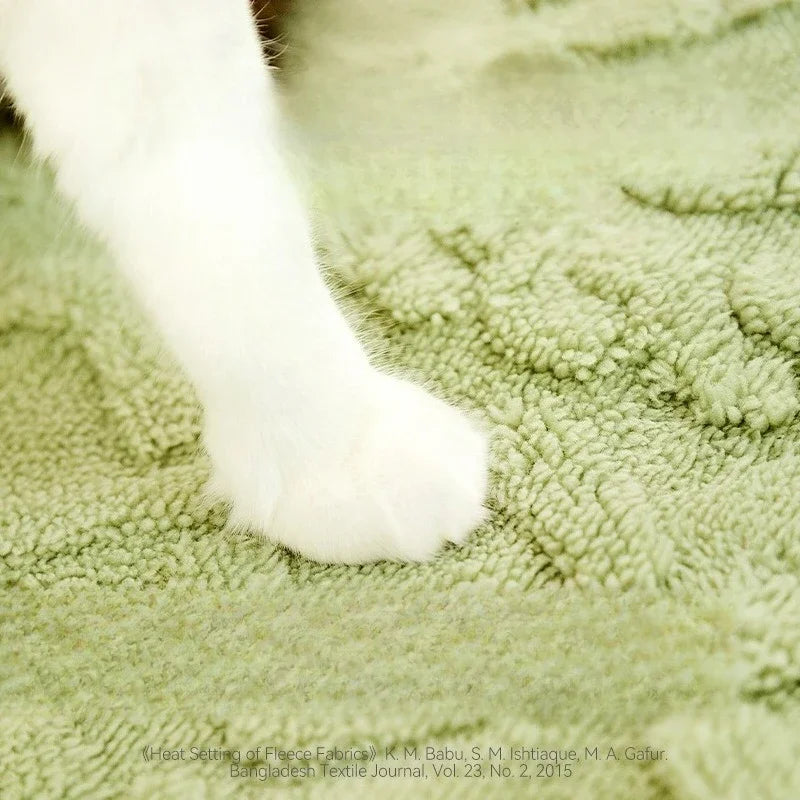 Thickened Pet Blanket Ultra-soft Pet Blanket Plush Pet Blanket for Dogs Cats Warm Soft Sleeping Mat Comfortable for Winter